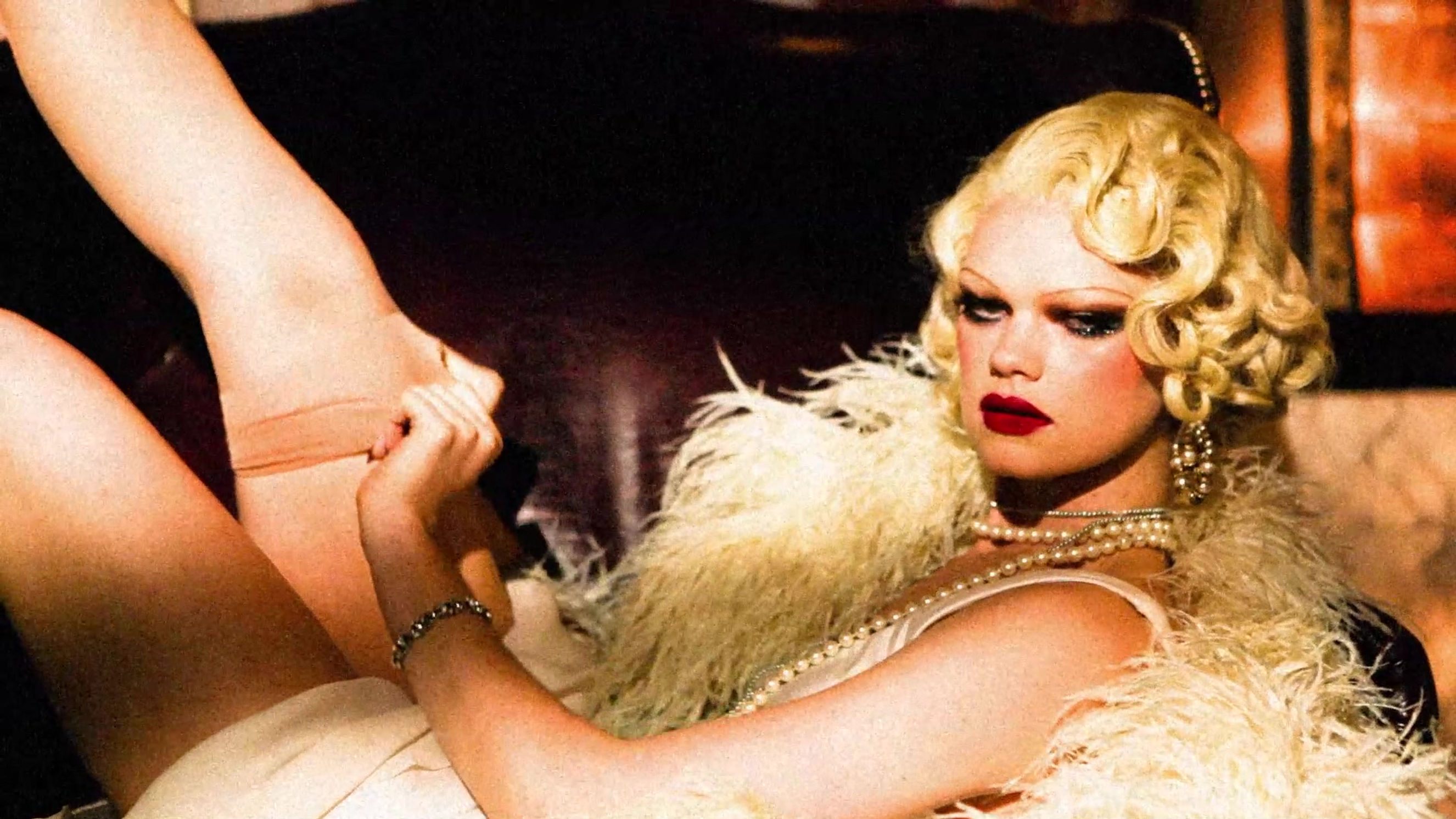 ITALIAN VOGUE - Directed by Ellen Von Unwerth